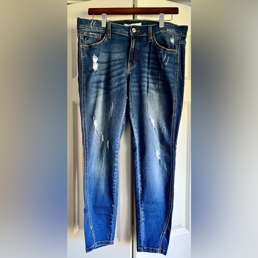 Size 13 KanCan lightly distressed split hem jeans